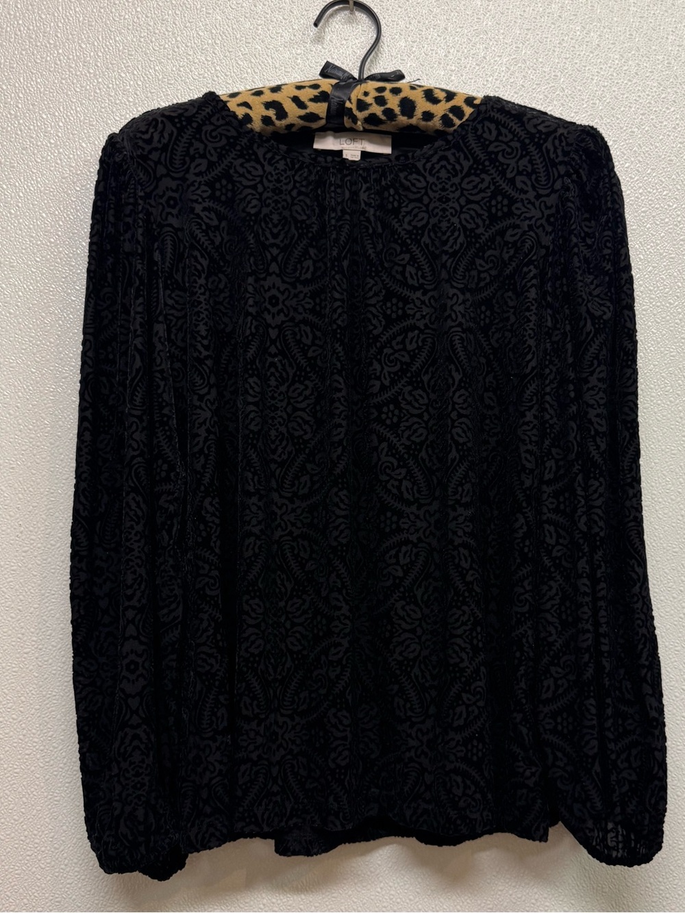 LOFT Black Textured Long Sleeve Blouse Sz S (D-56)